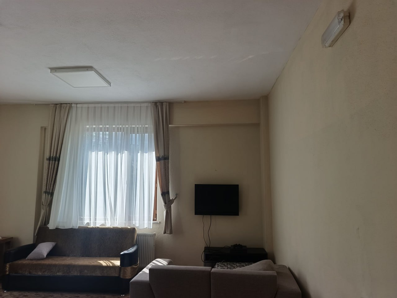 Çınarcık erkek öğrenci yurdu lobi ve karşılama alanı
